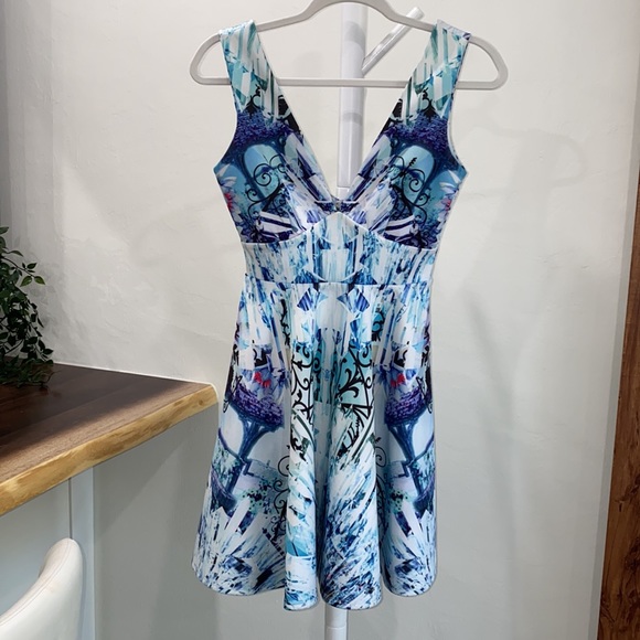 Lipsy London Neoprene circle skirt skater dress fitted bodice - Picture 2 of 15